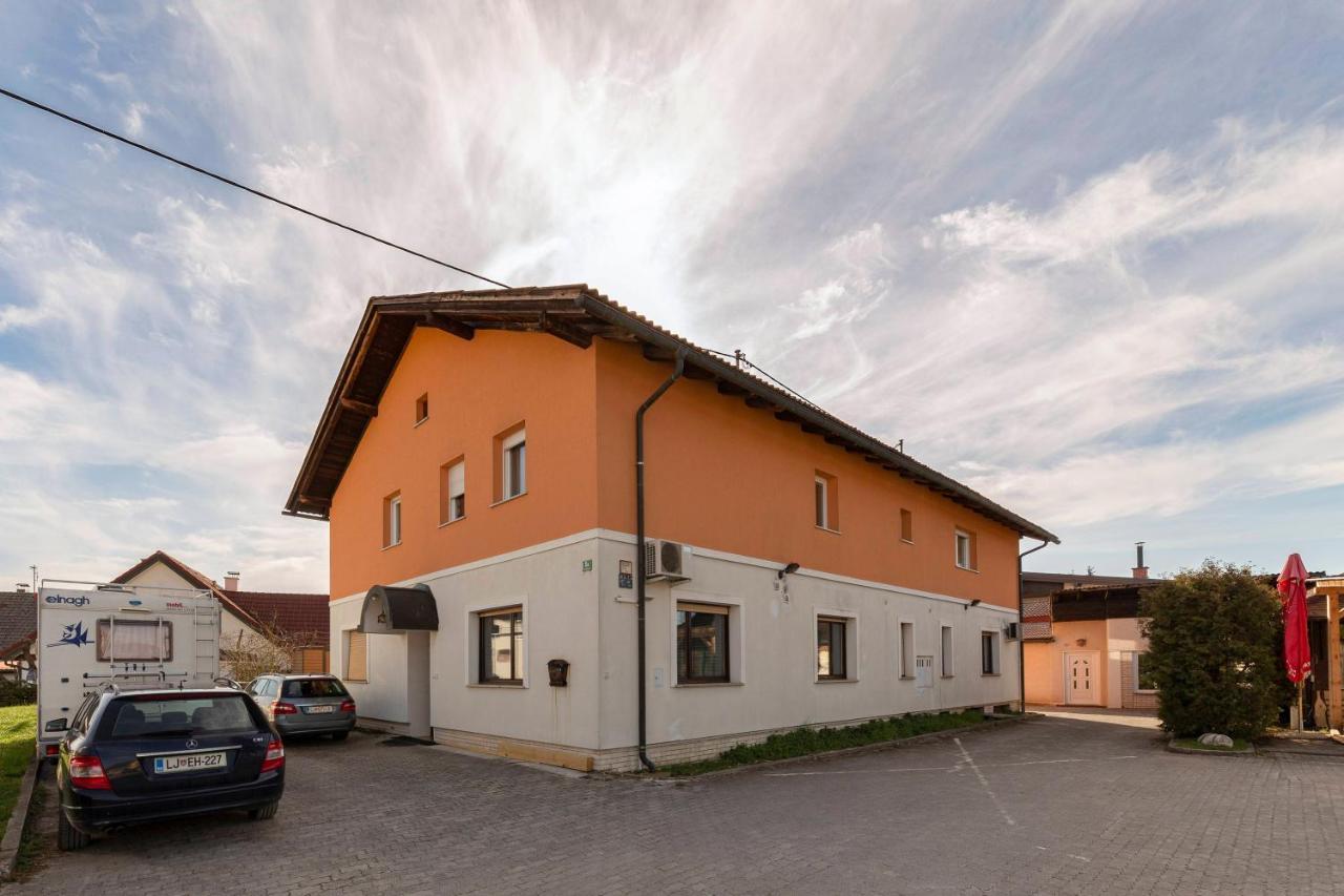 Apartments Keber Liubliana Exterior foto